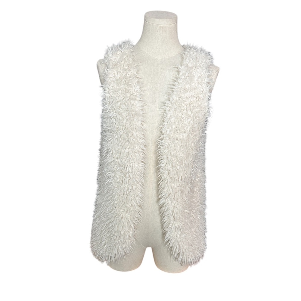 Self Esteem Faux Fur vest size medium creamy white‎ (A40) - Picture 2 of 8